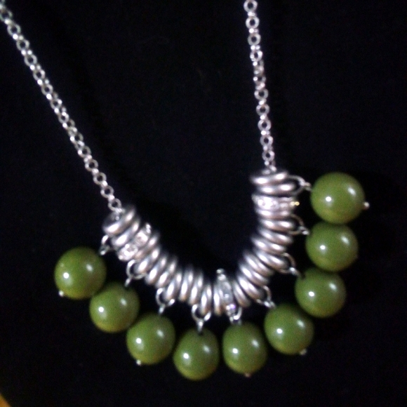 Olive green and Silver Necklace Sharp Piece - Picture 1 of 3